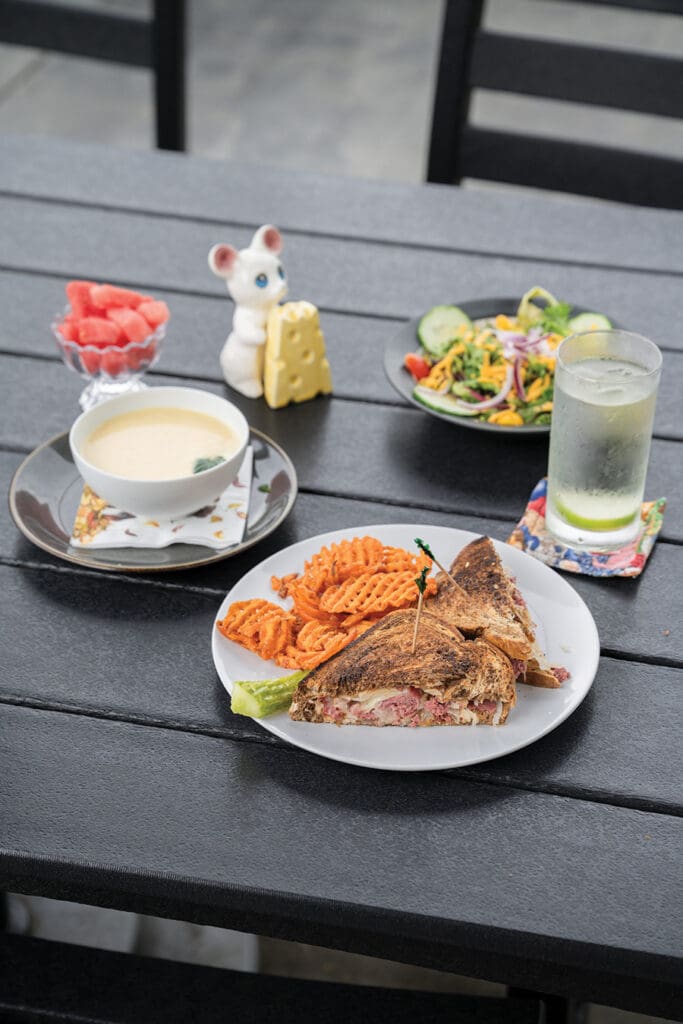 Quiltmaker cafe meal on table.